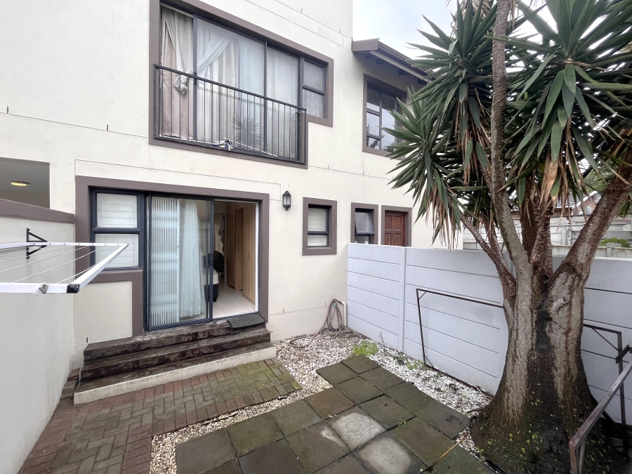 1 Bedroom Property for Sale in Sunridge Western Cape